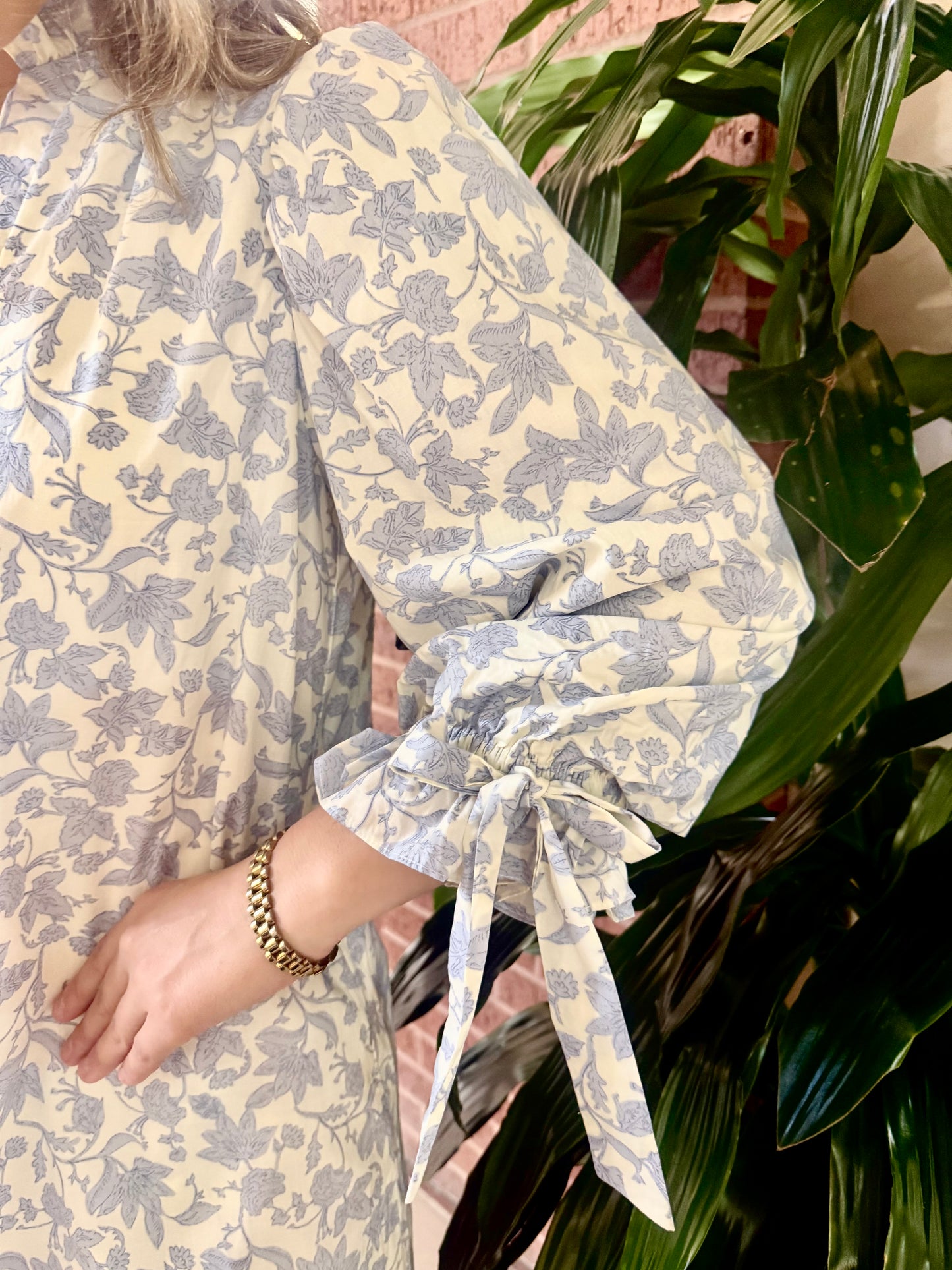Floral Print Mini Dress by Entro