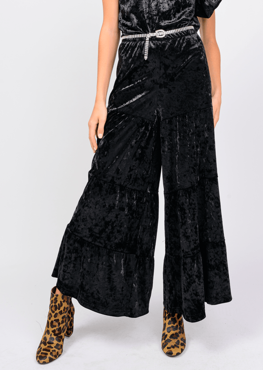 Ivy Jane Tiered Velvet Pant in Black