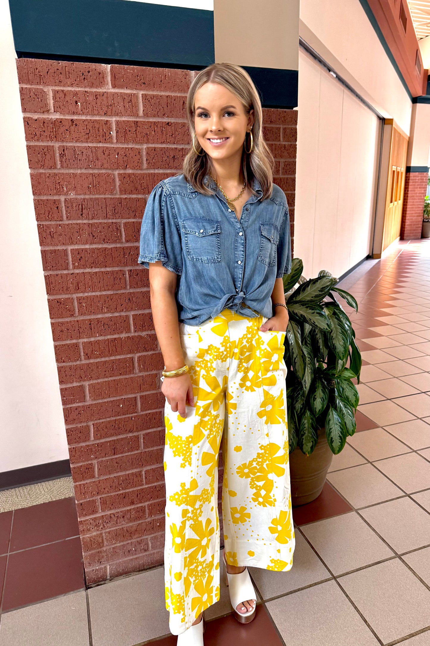 Scattered Daisy Pant