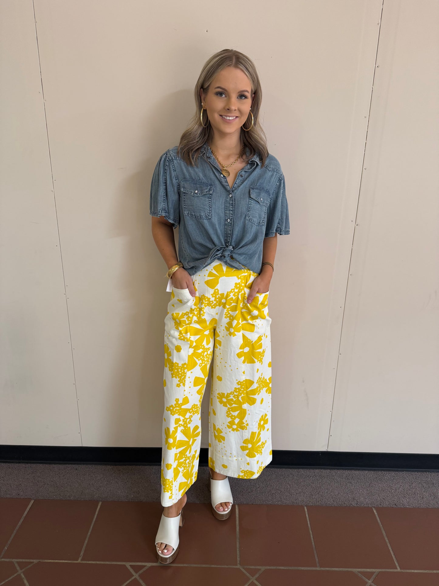 Scattered Daisy Pant