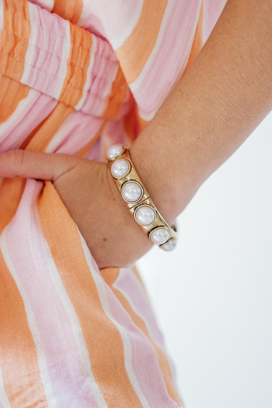 Stretch Pearl/Gold Bracelet