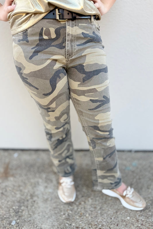 Kelsey High Rise Ankle Flair by Kut in Olive Camo