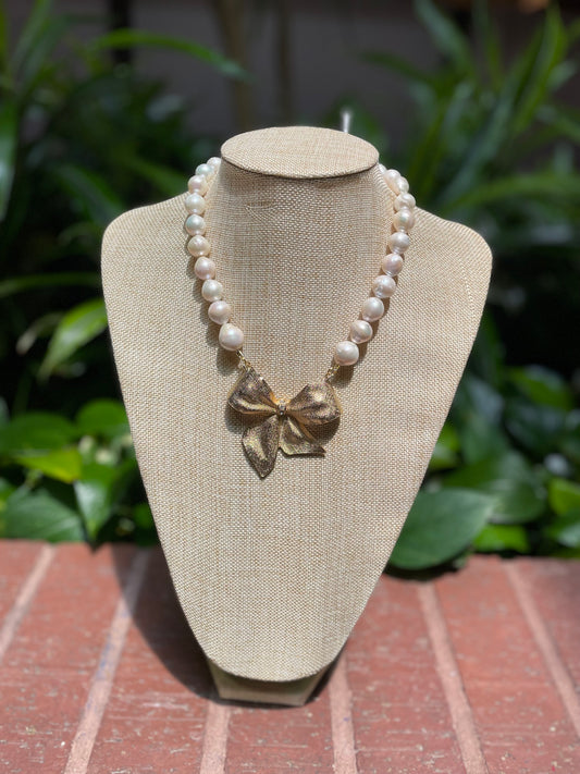 Vintage Pearls Bow Necklace