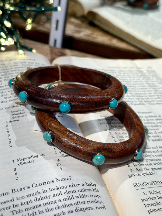 Two's Company Wood & Turquoise Bangle